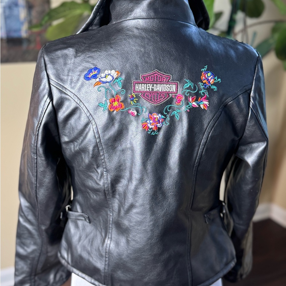 Harley-Davidson Black Leather Jacket with Vibrant Embroidery